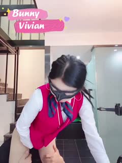 ✅绝美高颜值逆天长腿女神『Vivian』南航空姐淫靡的私生活，抚媚身材制服简直比空姐还有气质，超美肉丝大长腿扶腰后入