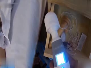 乱伦迷奸亲姐姐❤️姐姐生病去照顾她给她水里下春药等她熟睡再用情趣工具刺激她和她发生性关系