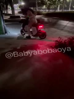 呜呜，怎么可以在我出去露出的时候被发现然后让我跟他口啊