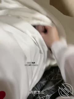 海角社区乱伦女神教师母亲萍姐_在老公办公室被儿子的大鸡鸡巴填满_服侍儿子丝袜足交~1