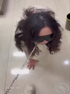 170满足老哥们的想法，姐姐说刚被绑上内裤就湿了