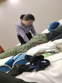 OSTP3572 难得一见的非常清纯的小姐姐给他正规按摩 这么漂亮的妞 一定要加钱搞一炮 还可以无套插
