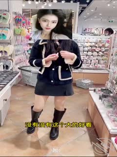 强奸大神商场试衣间爆操美女邻居，门口有一男的在偷听，真刺激！