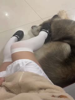 推特极品白虎萝莉『kitty不吃鱼』一字马紫薇被男主调教啪啪乖的狠62