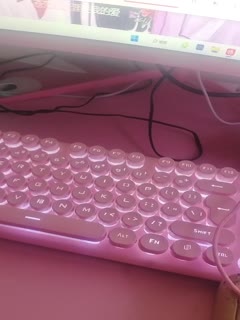 推特极品白虎萝莉『kitty不吃鱼』一字马紫薇被男主调教啪啪乖的狠25