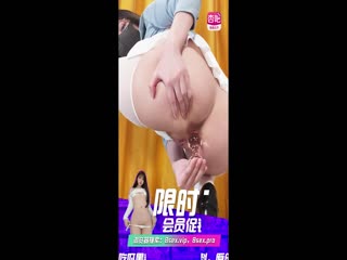 刺青小姐姐和男友之间的私密被曝光粉嫩的鲍鱼被粗鲁的小伙干的流血了3